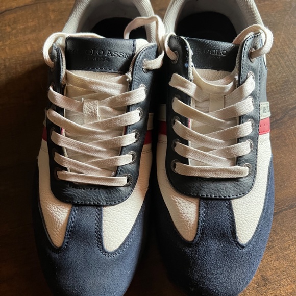 US polo Assn shoes almost new - Picture 4 of 5
